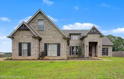 307 Garrison Drive, Senatobia, MS 38668