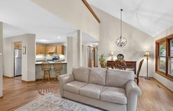 15710 26th Avenue N, Plymouth, MN 55447