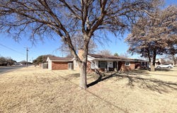 1601 Avenue F, Abernathy, TX 79311