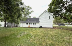 409 E Chestnut Street, Paxton, IL 60957
