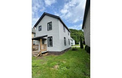 347 Pacific St, Franklin, PA 16323