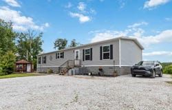 15001 Hwy 2004 Highway, McKee, KY 40447