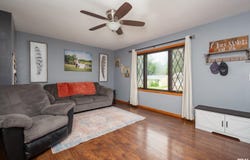 321 5TH Street Court, Silvis, IL 61282