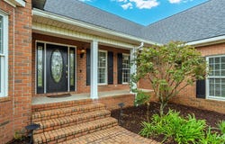 161 Greentree Dr, Broxton, GA 31519