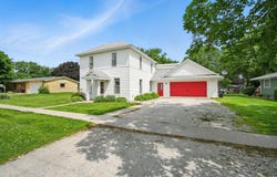 455 NW 2nd Street, Earlham, IA 50072