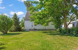 32104 Dover Street, Garden City, MI 48135