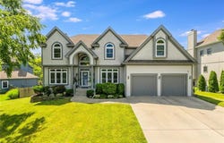 4000 SW Boulder Drive, Lee's Summit, MO 64082