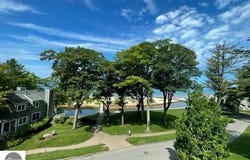 16F The Inn, Glen Arbor, MI 49636