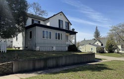 501 E B, Iron Mountain, MI 49801