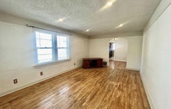 406 E 16th Ave, Hutchinson, KS 67501