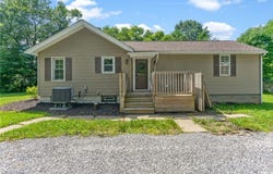5843 Fairlawn Avenue, Hubbard, OH 44425