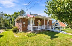 145 Michigan Ave, Lower Burrell, PA 15068