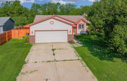 815 N Meadow Rd, Valley Center, KS 67147