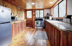 215 Lakeview DR, Smithville, TX 78957