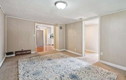 100 W Short St, Solon, IA 52333