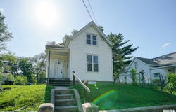 1831 S WESTMORELAND Avenue, Peoria, IL 61605