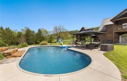 95 Bella Vista  RD, Berryville, AR 72616