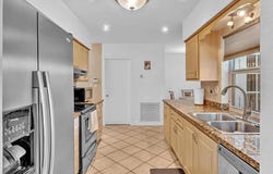 7102 NW 93rd Ave, Tamarac, FL 33321