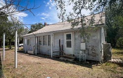 206 W Ave B, Alpine, TX 79830