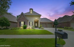208 Rue De Frejus, Broussard, LA 70518