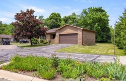 31450 Orchard Brook Court, Farmington Hills, MI 48336
