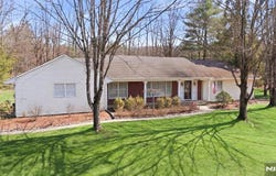 23 Jan River Drive, Upper Saddle River, NJ 07458
