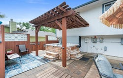 430 E Birchwood Rd, Derby, KS 67037-3107
