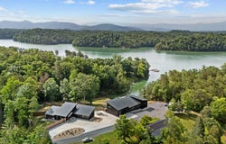 2466 McQueen Way, Sevierville, TN 37876