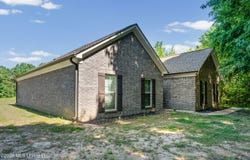 1762 Smart Road, Como, MS 38619