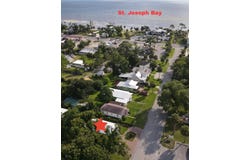 314 6th St, Port St. Joe, FL 32456