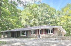 10349 E Howard City Edmore, Vestaburg, MI 48891