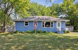 6980 11th Street N, Oakdale, MN 55128