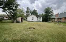 1104 Richard Collins, Hattiesburg, MS 39401