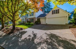13750 SW HITEON Dr, Beaverton, OR 97008