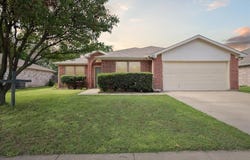 521 Ryan Street, Saginaw, TX 76179