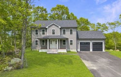 16 Indian Grass Cir, Tiverton, RI 02878