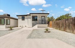 1518 W Grove Avenue, Visalia, CA 93291