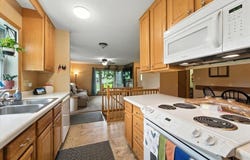 1200 St Andrews Avenue, Waterloo, IA 50701