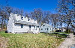 18 Farmingdale Avenue, Bloomfield, NJ 07003