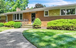 8001 Robin Lane, Brecksville, OH 44141