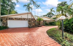 8600 Gatehouse Rd, Plantation, FL 33324