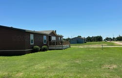 712 GROOM Avenue, Panhandle, TX 79068-1984