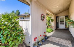1597 NE GREENSWORD DR, Hillsboro, OR 97124