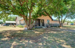 2101 Avenue J, Tahoka, TX 79373