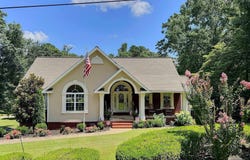125 Kelly Street, Rainbow City, AL 35906