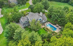 N28w30264 Red Hawk Ct, Pewaukee, WI 53072