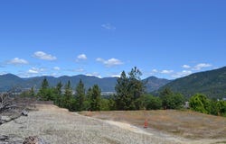 2060 SE Wyndham Way, Grants Pass, OR 97527