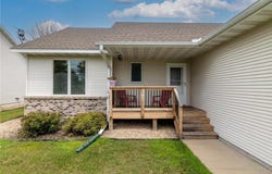 656 Obrien Parkway, Belle Plaine, MN 56011