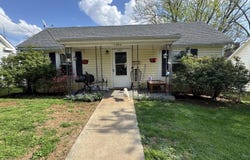 1006 Madison St, Bedford, VA 24523