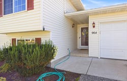 964 7th Avenue NW, Hutchinson, MN 55350